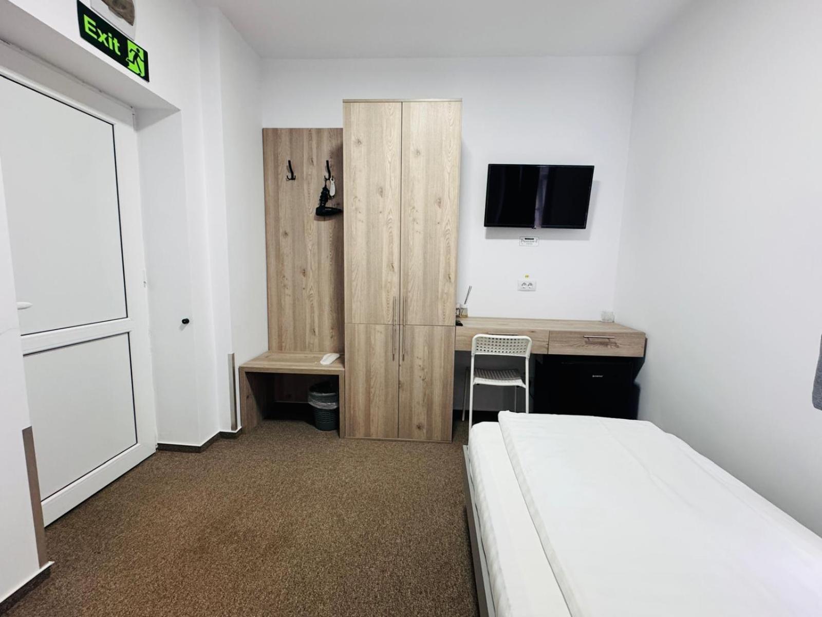 Stef Rooms Tirgu Frumos Exterior photo
